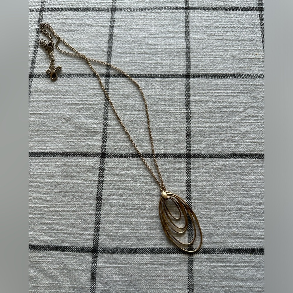 Gold fashion necklace